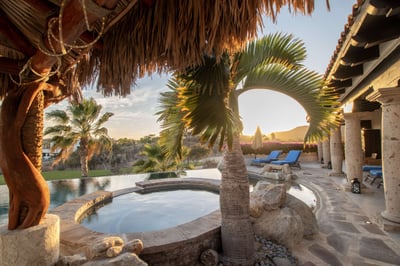 Luxury Villa Photo #9