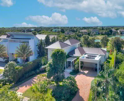 Luxury Villa Photo #35