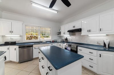 Luxury Villa Photo #16