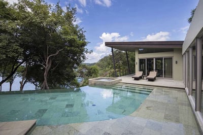 Luxury Villa Photo #3