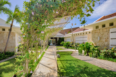 Luxury Villa Photo #10