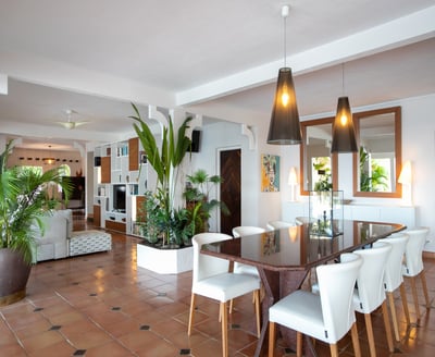 Luxury Villa Photo #12