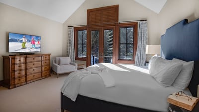 Junior primary suite on upper level