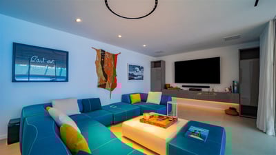 Luxury Villa Photo #30