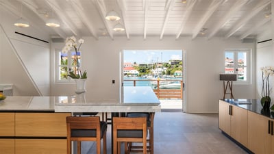 Kitchen & Dining Area