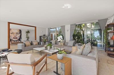 Luxury Villa Photo #17