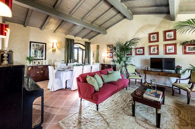 Luxury Villa Photo #13