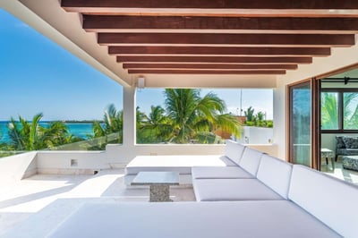 Luxury Villa Photo #23