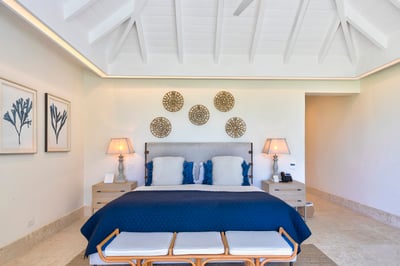 Luxury Villa Photo #43