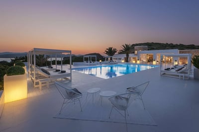 Luxury Villa Photo #6