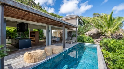 Luxury Villa Photo #3