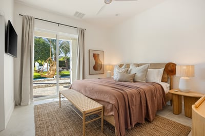 King bed, direct outdoor access and shared Jack n Jill bath