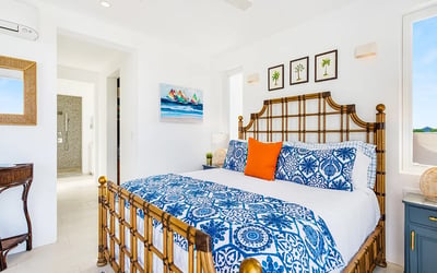 Luxury Villa Photo #24