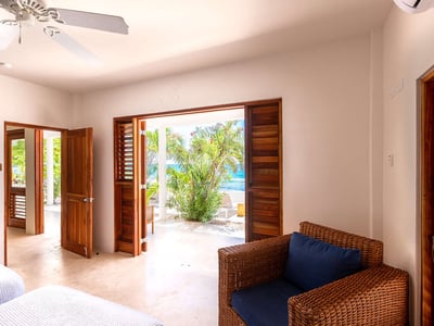Luxury Villa Photo #27