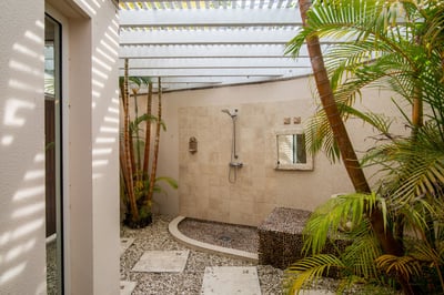 Luxury Villa Photo #60
