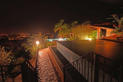 Luxury Villa Photo #5
