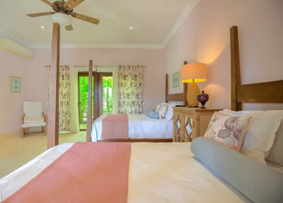 Luxury Villa Photo #20