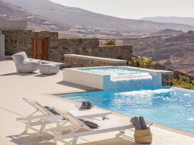 Luxury Villa Photo #6