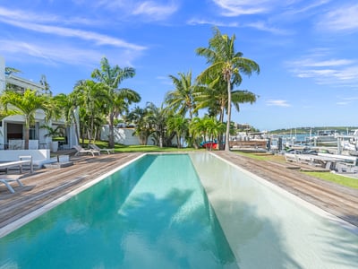 Luxury Villa Photo #5