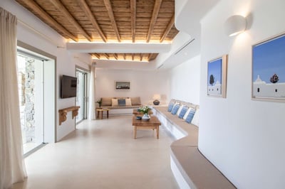 Luxury Villa Photo #38