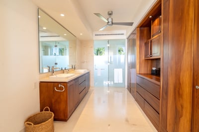 Luxury Villa Photo #22