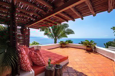 Luxury Villa Photo #9