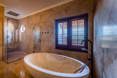 Luxury Villa Photo #29