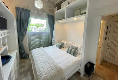 Luxury Villa Photo #32