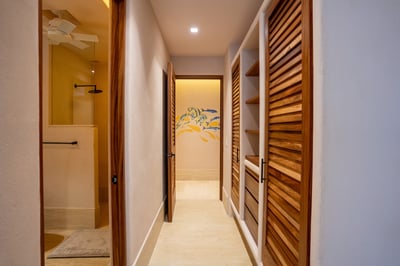 Luxury Villa Photo #34