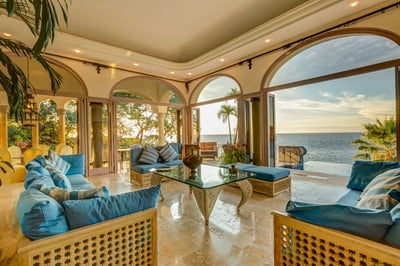 Luxury Villa Photo #9