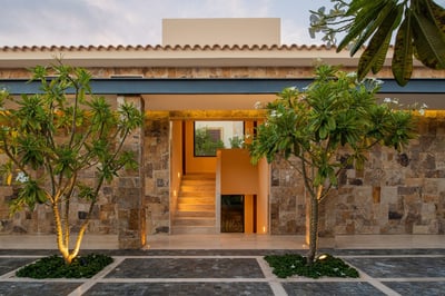 Luxury Villa Photo #60