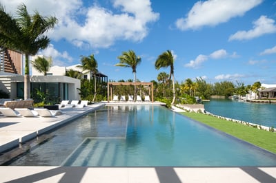 Luxury Villa Photo #14