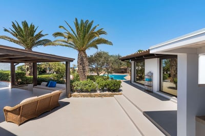 Luxury Villa Photo #12