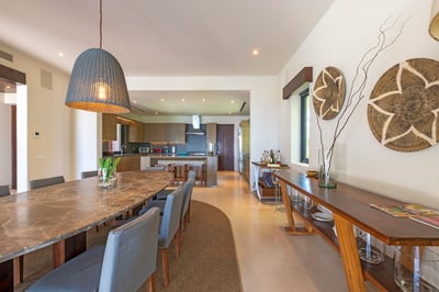 Luxury Villa Photo #31