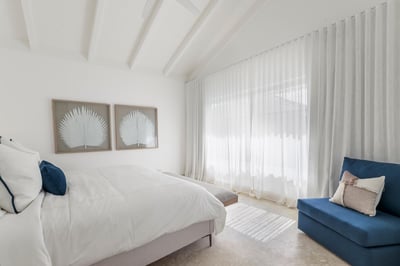 Luxury Villa Photo #34