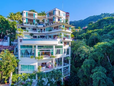 Luxury Villa Photo #2