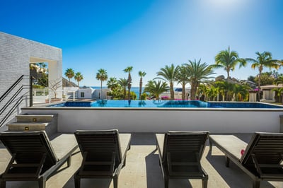 Luxury Villa Photo #9