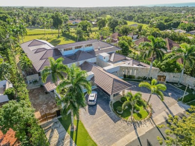 Luxury Villa Photo #31