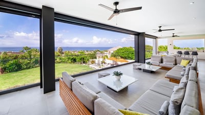 Luxury Villa Photo #8