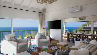 Living Area: Nice living area opening onto the terrace and dining area. Air-conditioning, HD-TV