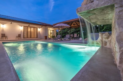 Luxury Villa Photo #4