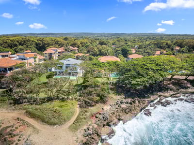 Luxury Villa Photo #2