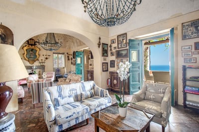 Luxury Villa Photo #17