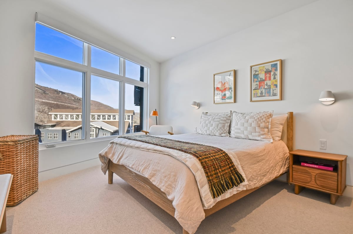 Japandi Slopeside Retreat