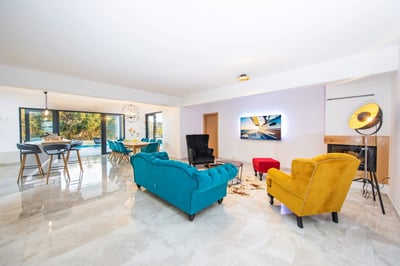 Luxury Villa Photo #12
