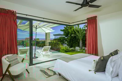 Luxury Villa Photo #26