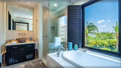 Luxury Villa Photo #13