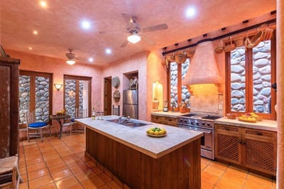Luxury Villa Photo #7
