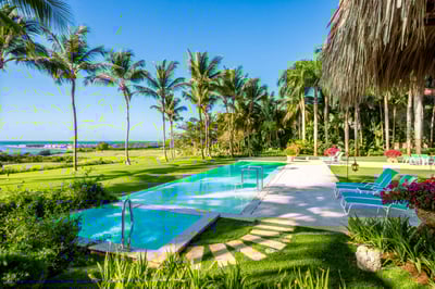Luxury Villa Photo #3
