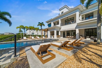 Luxury Villa Photo #3